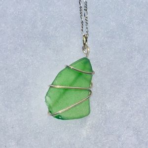Green ster. silver wire wrapped seaglass necklace